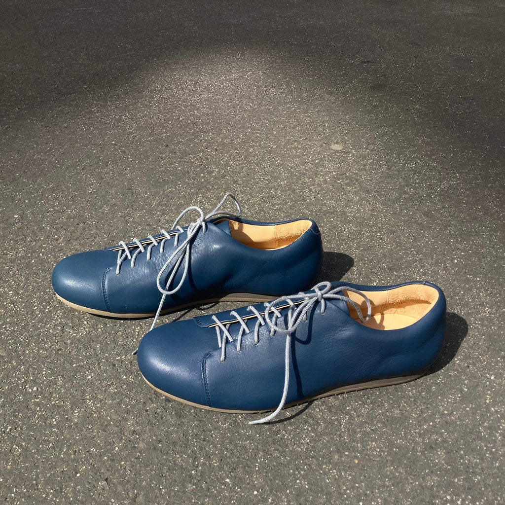 DAS BLUE SHOE