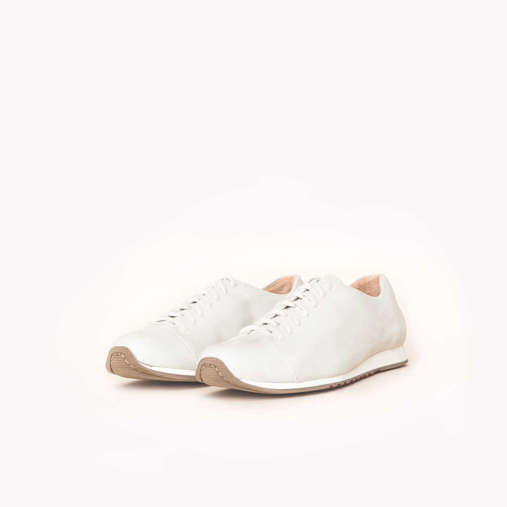 Atheist shoes - Das Cream Sneaker with white laces. Ridiculously comfortable nubuck leather sneakers, designed in Berlin and handmade in Portugal.